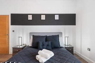 Mint Drive Luxury 2 Bed 2 Bath Gated Apartment - 2