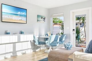 Siesta Key, Heated Pool, Dock on Lagoon, Turtle Beach 1 mile and Crescent Beach 2 miles, 1bdr - 5