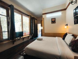 Tirthan Grand Riverside - 8