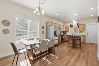 Cozy Boise Getaway walk to Stadium Fireplace Garage - 1