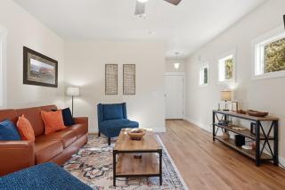 Cozy Boise Getaway walk to Stadium Fireplace Garage - 7