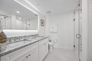 River Fly-In 3BR Luxury Condo w Resort Amenities - 6