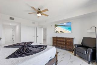 River Fly-In 3BR Luxury Condo w Resort Amenities - 4