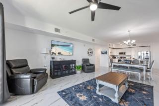 River Fly-In 3BR Luxury Condo w Resort Amenities - 2