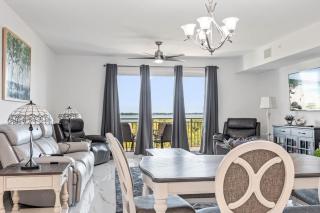 River Fly-In 3BR Luxury Condo w Resort Amenities - 1