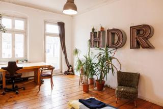 Central Cozy Wooden Home - Office I Female Only - 5