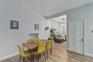 Modern West London Haven 2 Bedrooms & Patio - 7