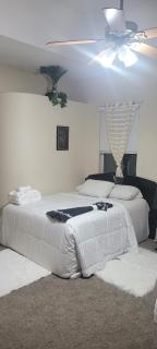 Elegant Hideaway with Heated Pool, Spa & Reclining Bliss - 8