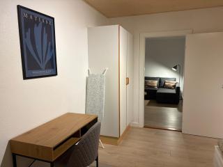 Bright and spacious 3 bedroom with balcony close to the city - 6