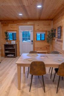 Tiny Elk Retreat Rustic Cabin Kissed by Nature - 7