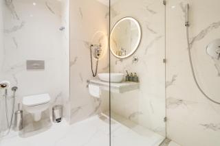 Amber Retreat Appartement luxueux avec balcon, piscine et parking - 9