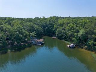 Gorgeous Lakefront Escape - New Renovations - 5