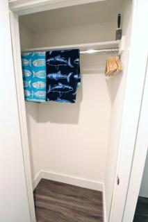 2 KING BED LUXURY WALK to BEACH, PIER & PROMENADE - 4