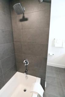 2 KING BED LUXURY WALK to BEACH, PIER & PROMENADE - 2