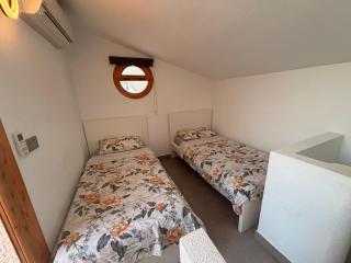 Contemporary House in Cabo Roig - 8