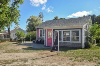 Newly Renovated Cottage on Town Cove - 9