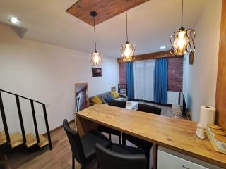 Matt & Sarah’s Cozy Family Duplex - 3