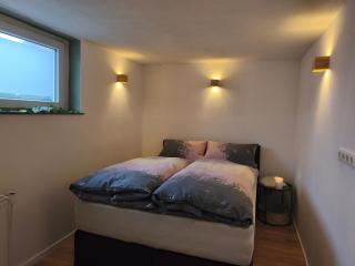 statt HOTEL - Frisch, Frech und Farbenfroh - Helle Souterrainwohnung - Oldemburgo - 3