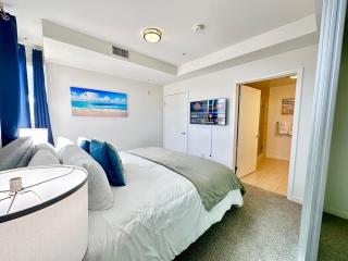 5 Star Location with Open City Views 2BD 2BA with King Beds - 3