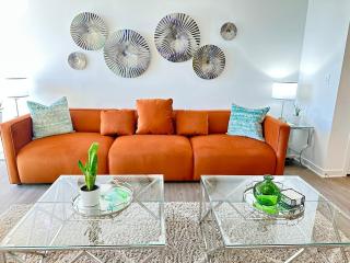 5 Star Location with Open City Views 2BD 2BA with King Beds - 1