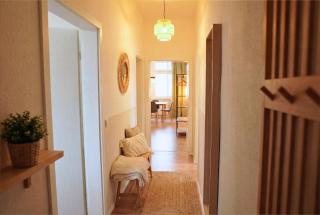 Große Wohnung mit 3 Schlafzimmern & 6 Boxspringbetten, WLAN, Smart TV, Parkplatz, Waschmaschine & Trockner - 4