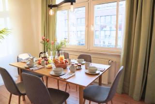 Große Wohnung mit 3 Schlafzimmern & 6 Boxspringbetten, WLAN, Smart TV, Parkplatz, Waschmaschine & Trockner - 9