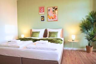 Große Wohnung mit 3 Schlafzimmern & 6 Boxspringbetten, WLAN, Smart TV, Parkplatz, Waschmaschine & Trockner - 3