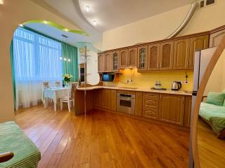 Видова квартира з двомістним Джакузі BUSSINES - 2