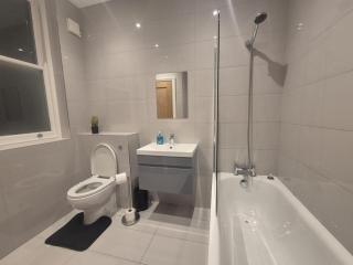 2Bed Ground Floor Apartment With Private Garden - Londres - 7