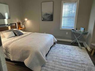 Lake cottage minutes away from downtown Sparta - 5