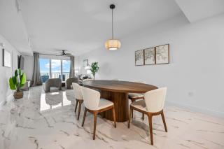 RIVER FLY IN The Merritt Launchpad Lookout View RFI-804 - 2