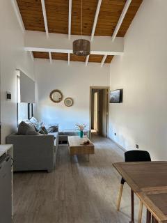 Apartamento hasta 4 personas con jardin, parrilla y, estacionamiento gratuito Ubicado cerca de la ciudad y, a 20 minutos del cerro Catedral - 6