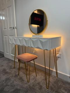 Stylish 1-Bed Stay Near Xmas markets & Coop Live - 8