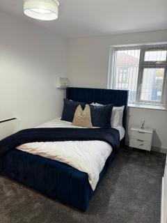 Stylish 1-Bed Stay Near Xmas markets & Coop Live - 2