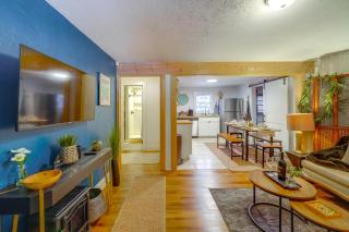 Walk to Dtwn Fayetteville Family Home with Fire Pit - 4