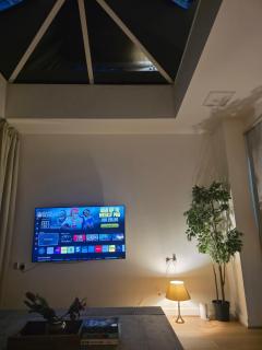 Bee Hive Studio Flat - 9