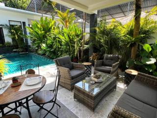 Intimate Oasis, 2 bedrooms Pool - 2