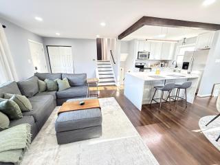 Gambrills Modern Retreat near Annapolis & Ft Meade - 0