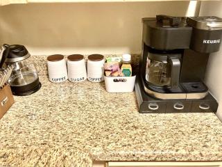 Fully Equipped DTSM Studio, Blocks to Ocean & Pier - 4