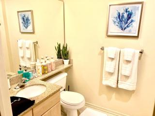 Fully Equipped DTSM Studio, Blocks to Ocean & Pier - 3