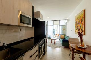 Newly Renovated 1BR APT at Airport Residential - 6