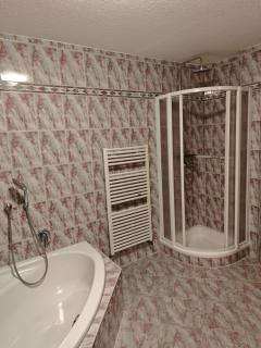 Ruhige Lage - USt ausweisbar - Netflix, YouTube premium - Waschmaschinen, Wäschetrockner - 2