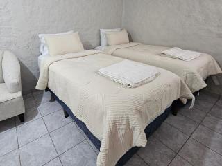 Santa Ana AC Stay - 8