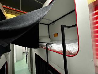 Fire Station Hostel - 9