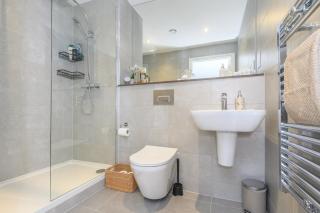 NEW - Work or Relax - Leeds City Centre - Springwell Suite - 8