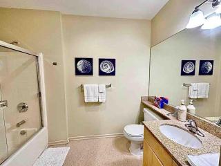 Heart of DT SM Studio, Walk To Beach & Pier - 7