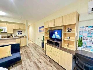 Heart of DT SM Studio, Walk To Beach & Pier - 6