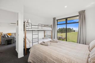 Seabreeze Lookout - Moeraki Holiday Home - 2