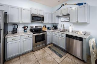 Sunset Cottages 2B Pet friendly condo - 3