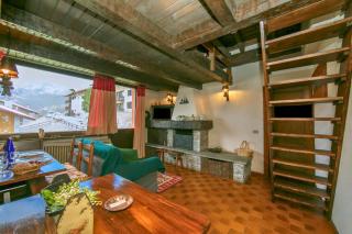 Arianna - Happy Rentals - 8